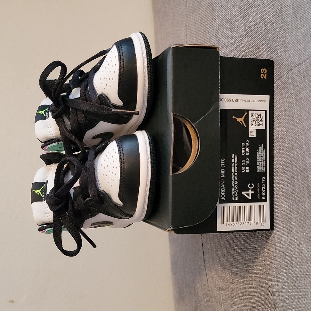4C Jordan 1
